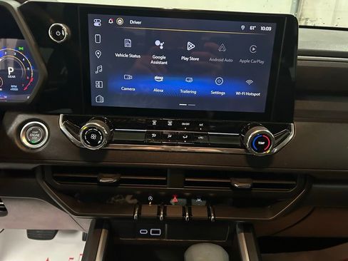 Certified 2024 Chevrolet Colorado Trail Boss w/ Advanced Trailering Package image 18