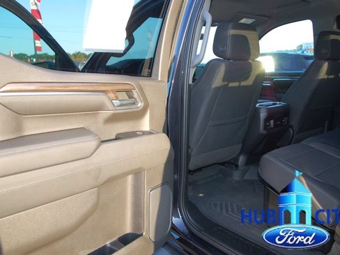 Used 2022 Chevrolet Silverado 1500 RST AWD/4WD image 12