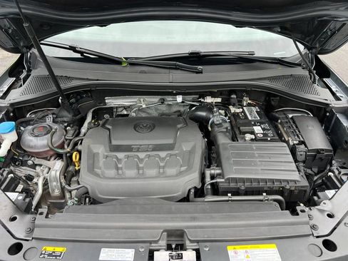 Used 2023 Volkswagen Tiguan SE R-Line FWD image 11