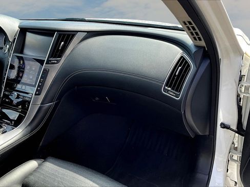 Used 2019 INFINITI Q50 Signature Edition w/ Cargo Package (L96) image 17