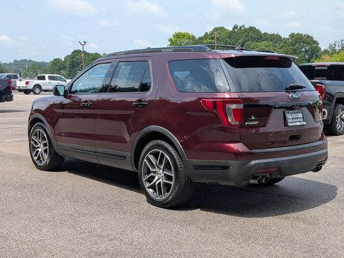 Used 2018 Ford Explorer Sport w/ Equipment Group 401A AWD/4WD image 9