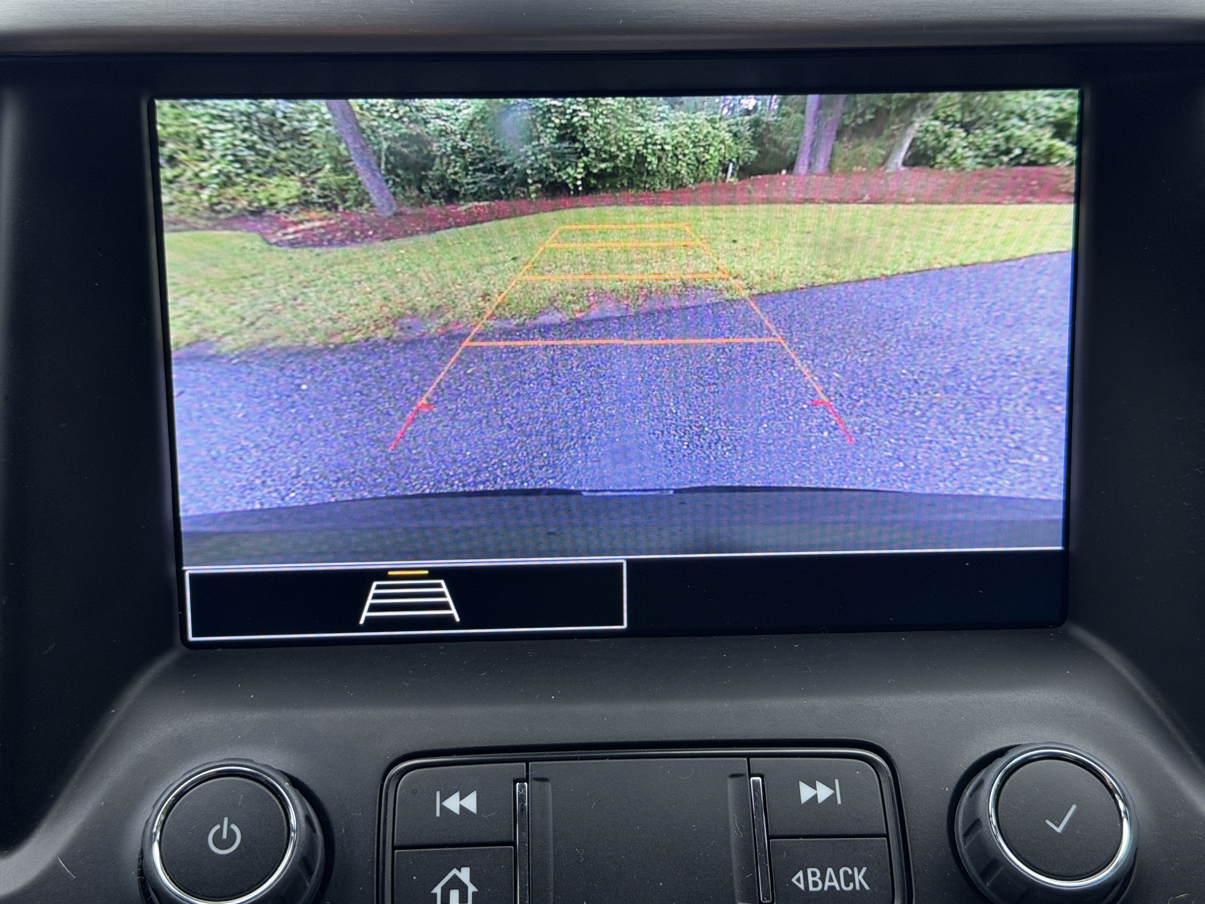 Used 2023 GMC Acadia SLE FWD image 28