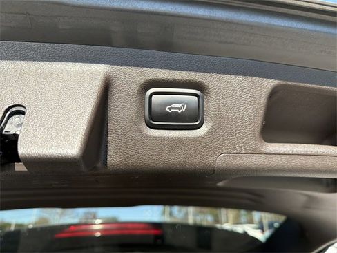 Used 2020 Hyundai Santa Fe SEL w/ Convenience + Premium Package image 19