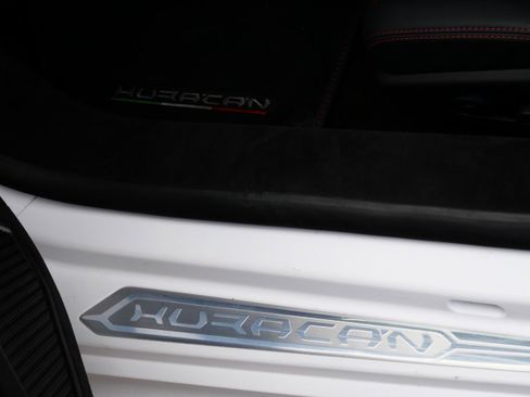 Used 2023 Lamborghini Huracan Tecnica image 19