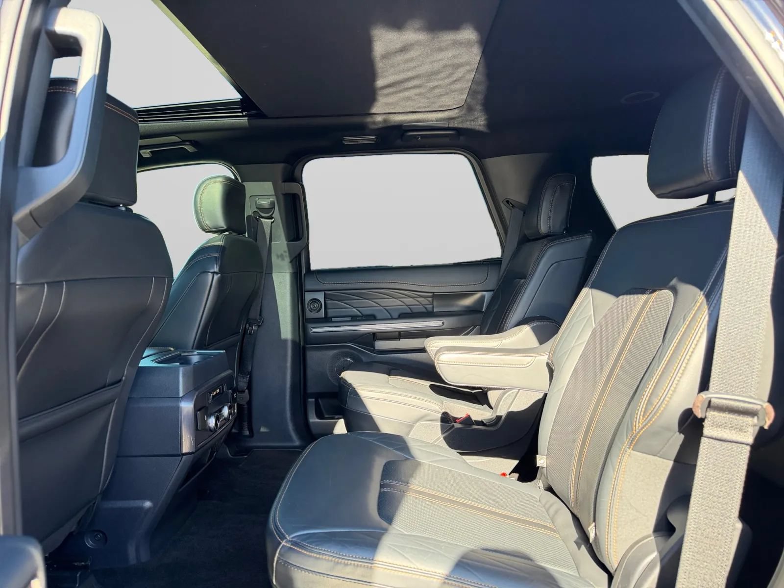 Used 2023 Ford Expedition Platinum AWD/4WD image 26