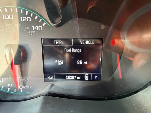 Used 2022 Chevrolet Trax LT w/ Driver Confidence Package AWD/4WD image 14