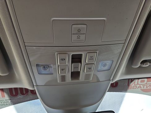 Used 2023 Volkswagen Taos SEL image 13