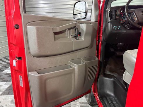Used 2022 Chevrolet Express 2500 w/ Driver Convenience Package image 34