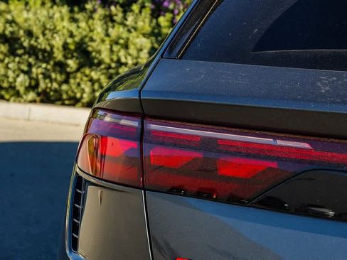 New 2026 Audi RS Q8 performance image 7