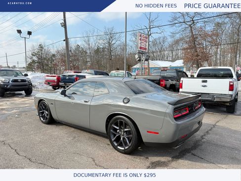 Used 2023 Dodge Challenger R/T w/ Plus Package image 3