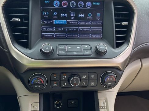 Used 2017 GMC Acadia Denali AWD/4WD image 10