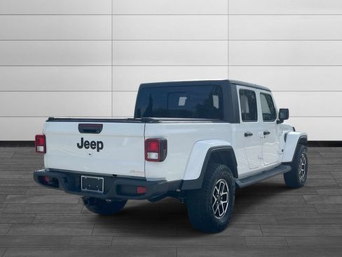 Used 2024 Jeep Gladiator Sport AWD/4WD image 5