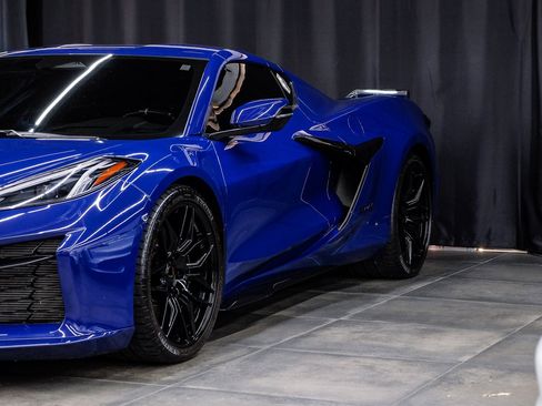 Used 2025 Chevrolet Corvette Z06 w/ Battery Protection Package image 7