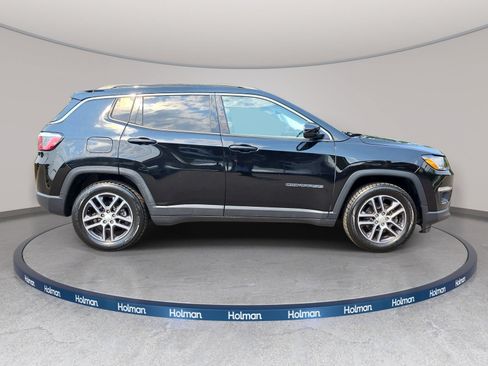 Used 2018 Jeep Compass Latitude w/ Popular Equipment Group FWD image 5