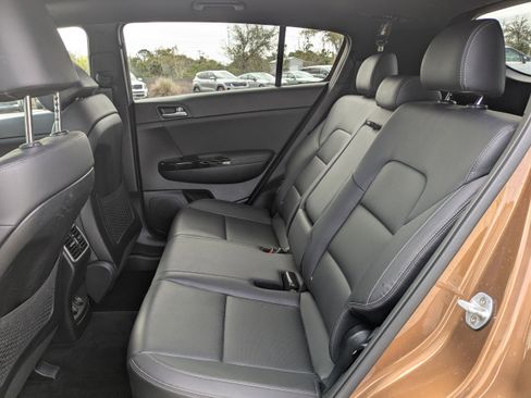 Used 2020 Kia Sportage S w/ S Premium Package image 16