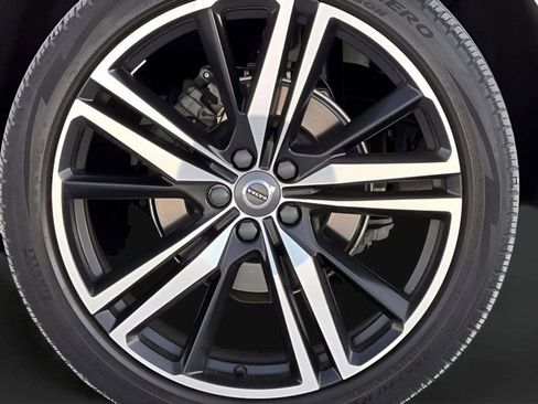 Used 2020 Volvo XC60 T5 R-Design w/ Protection Package Premier image 14