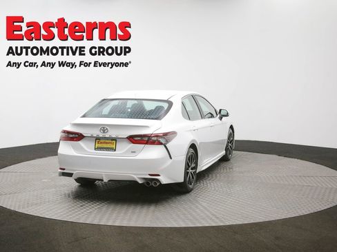 Used 2024 Toyota Camry SE image 38