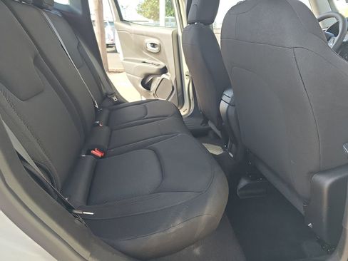 Used 2022 Jeep Renegade Sport image 11