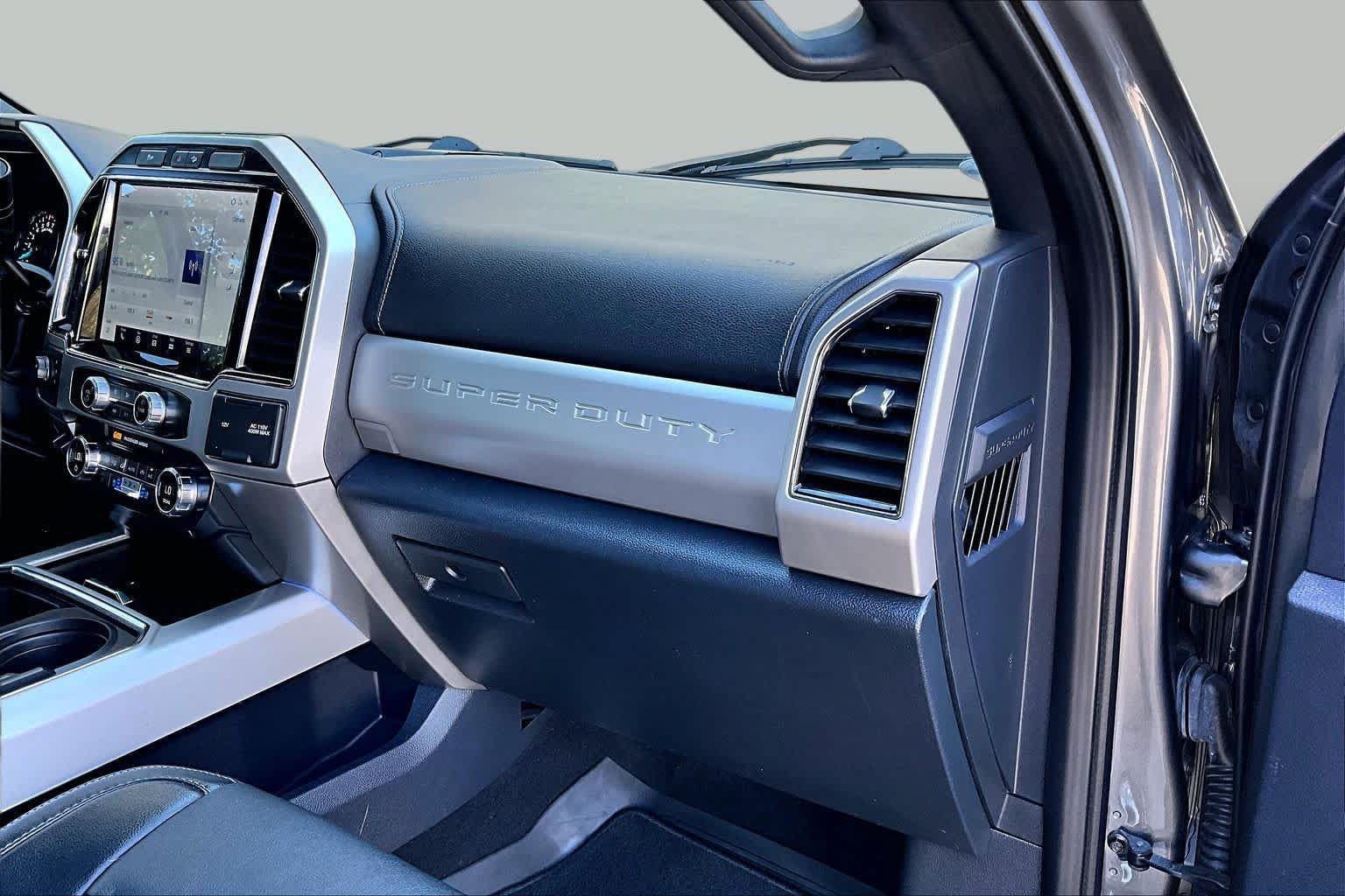 Used 2022 Ford F250 Lariat w/ Black Appearance Package AWD/4WD image 18