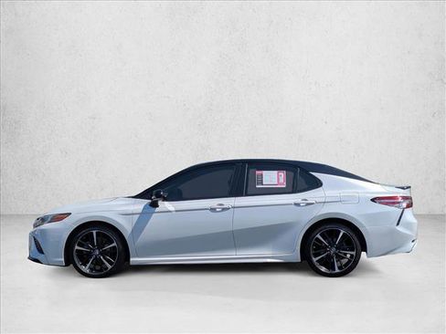 Used 2018 Toyota Camry XSE image 10