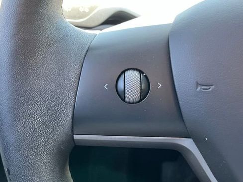 Used 2024 Tesla Model Y Long Range AWD/4WD image 14