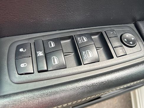 Used 2020 Chrysler Pacifica Touring w/ S Appearance Package FWD image 20