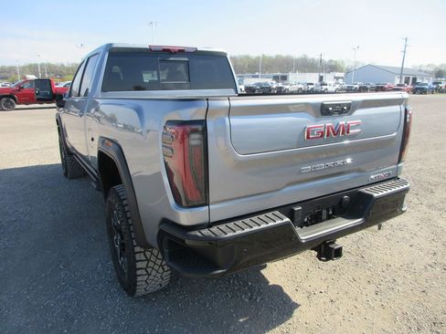 New 2026 GMC Sierra 2500 AT4X AWD/4WD image 9