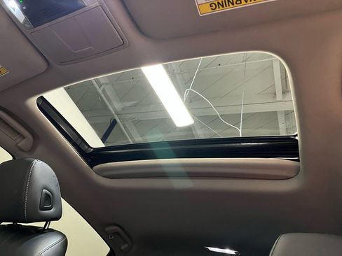 Certified 2022 Acura TLX w/ Technology Package image 10