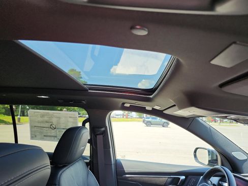 New 2025 Buick Enclave Avenir w/ Super Cruise Package image 8