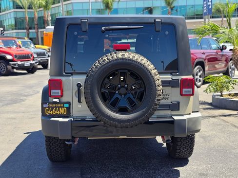 Used 2017 Jeep Wrangler Sport AWD/4WD image 7