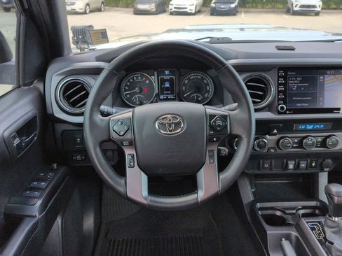 Used 2022 Toyota Tacoma TRD Sport AWD/4WD image 11