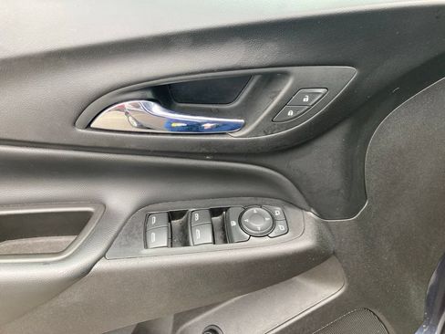 Used 2019 Chevrolet Equinox LT AWD/4WD image 14