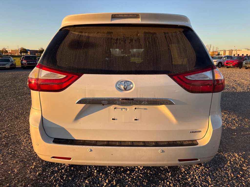 Used 2017 Toyota Sienna Limited Premium w/ Advanced Technology Package FWD image 10