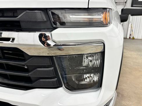 Used 2025 Chevrolet Silverado 2500 LT w/ Convenience Package AWD/4WD image 8
