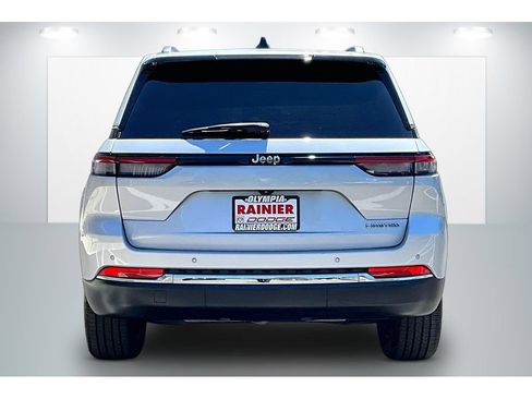 Used 2022 Jeep Grand Cherokee Limited RWD image 4