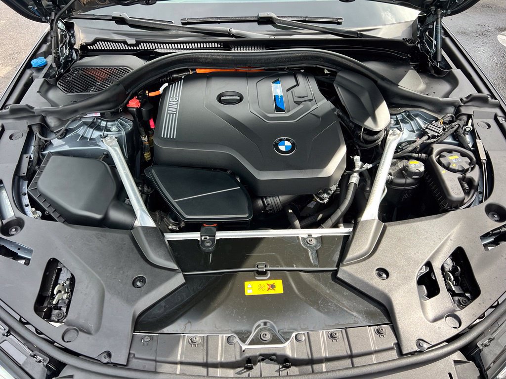 Used 2022 BMW 530e xDrive w/ Premium Package AWD/4WD image 18