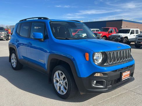 Used 2015 Jeep Renegade Latitude w/ Popular Equipment Group image 4