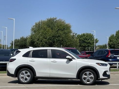Used 2024 Honda HR-V LX image 3