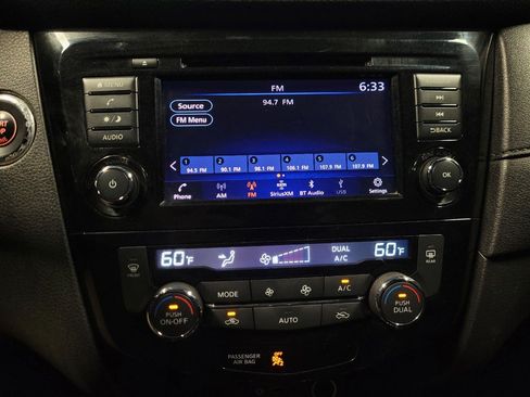 Used 2020 Nissan Rogue SV FWD image 25