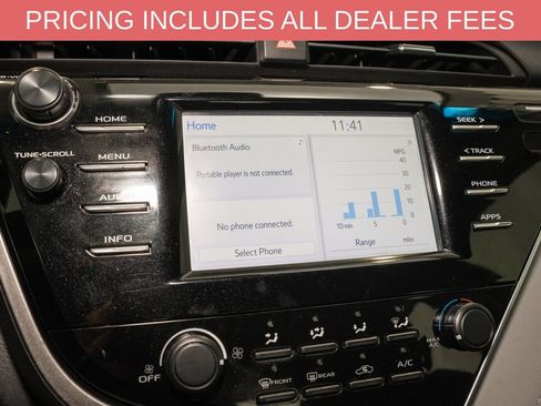 Used 2018 Toyota Camry FWD image 11