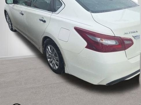 Used 2018 Nissan Altima 2.5 S w/ S Convenience Package image 10