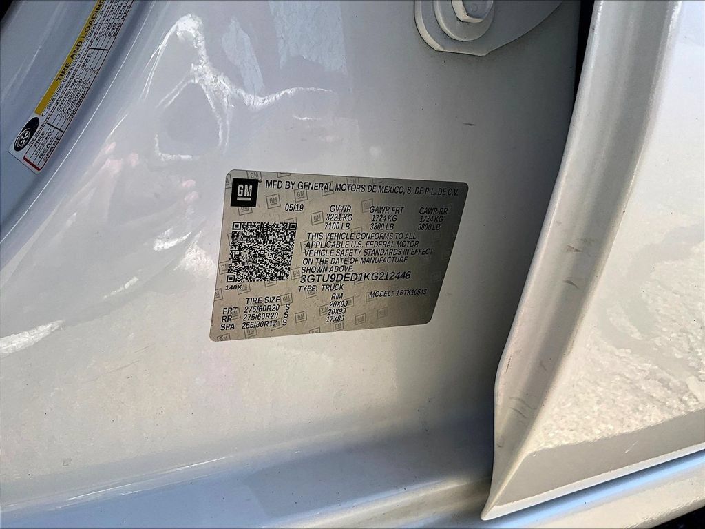 Used 2019 GMC Sierra 1500 SLT w/ SLT Premium Plus Package AWD/4WD image 22