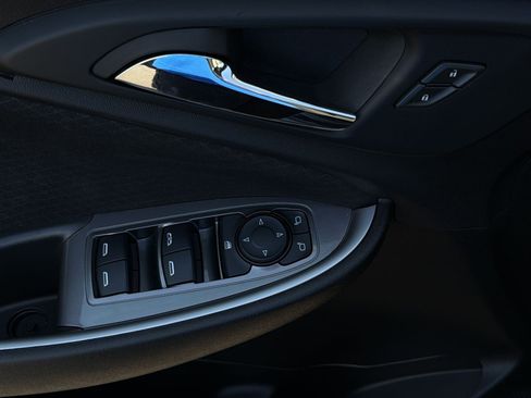 Used 2025 Chevrolet Malibu LT FWD image 13