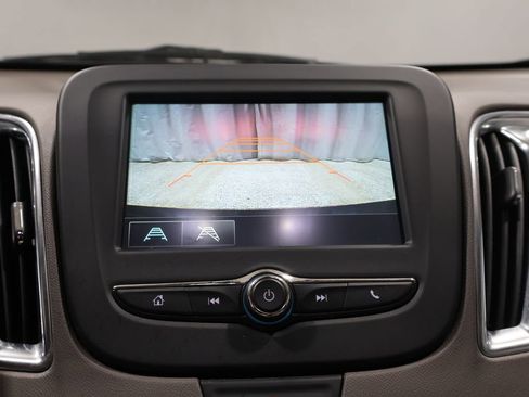 Used 2017 Chevrolet Malibu LT image 27