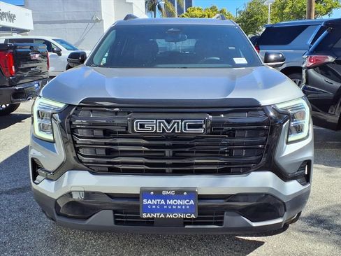 Used 2026 GMC Terrain Elevation w/ Elevation Premium Package AWD/4WD image 2
