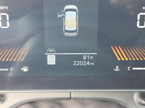 Used 2025 Kia Carnival EX FWD image 37
