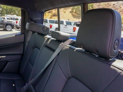 New 2026 GMC Canyon Elevation w/ Convenience Package image 15