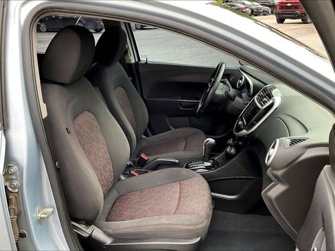 Used 2018 Chevrolet Sonic LT w/ Convenience Package FWD image 16