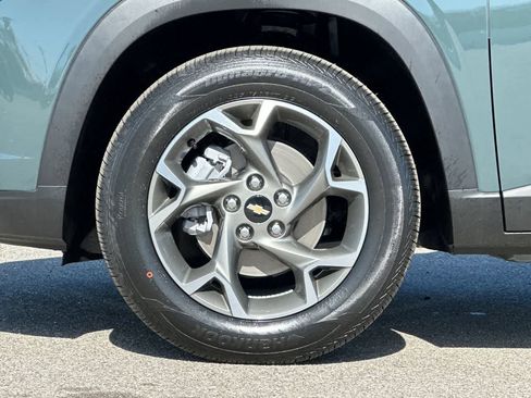 New 2026 Chevrolet Trax LT w/ LPO, Blackout Package FWD image 32