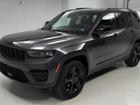 Certified 2024 Jeep Grand Cherokee Altitude AWD/4WD image 1